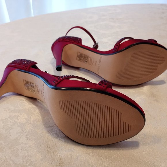 WHITE HOUSE BLACK MARKET GEMINA CRIMSON / RED BEADED STILETTO, sz 8.5 new in box - Picture 9 of 13